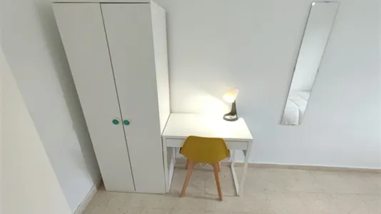 Rooms in Granada - photo 3