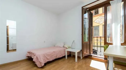 Rooms in Madrid Centro - photo 2