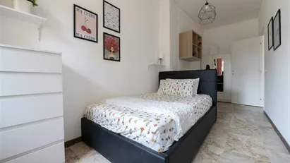Room for rent in Milano Zona 2 - Stazione Centrale, Gorla, Turro, Greco, Crescenzago, Milan