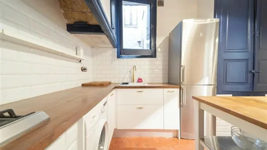 Rooms in Barcelona Eixample - photo 10