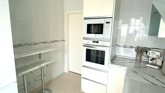 Rooms in Almería - photo 7