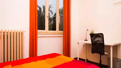 Room for rent in Milano Zona 6 - Barona, Lorenteggio, Milan