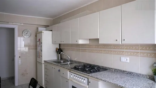 Rooms in el Camí de Vera - photo 4
