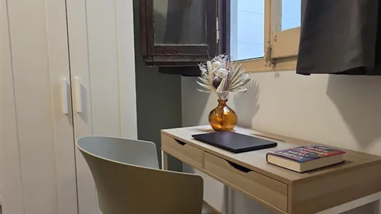 Rooms in Barcelona Eixample - photo 2