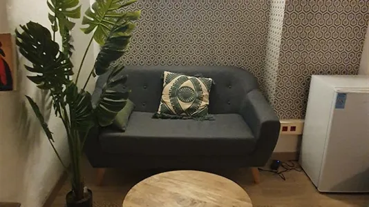 Rooms in Barcelona Eixample - photo 9