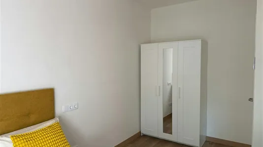 Rooms in Cornellà de Llobregat - photo 3