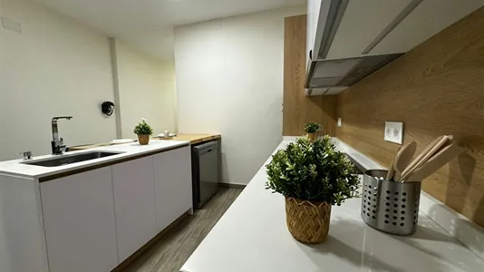 Rooms in Madrid Centro - photo 7