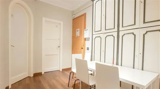 Rooms in Barcelona Gràcia - photo 10