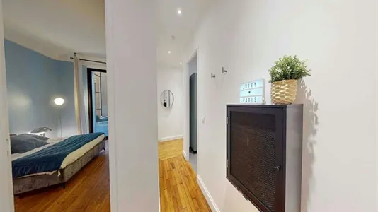 Rooms in Paris 8ème arrondissement - photo 8