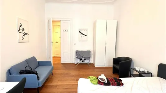 Rooms in Berlin Friedrichshain-Kreuzberg - photo 6