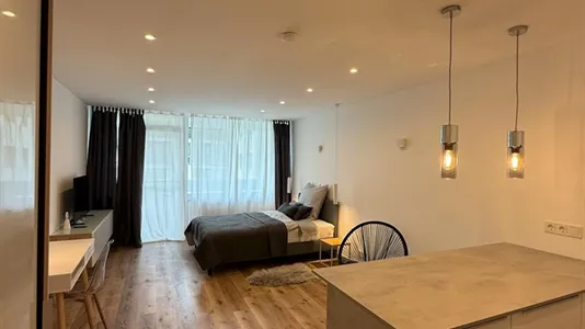 Apartments in Frankfurt Süd - photo 1