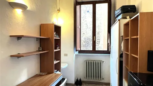 Rooms in Siena - photo 1