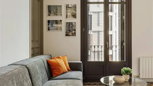 Rooms in Barcelona Eixample - photo 8