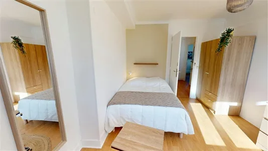 Rooms in Paris 17ème arrondissement - photo 2