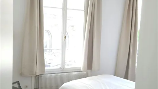 Rooms in Paris 8ème arrondissement - photo 6