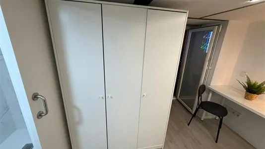 Rooms in Madrid Centro - photo 9