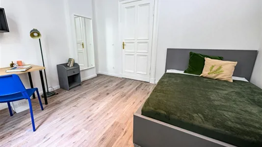 Rooms in Berlin Charlottenburg-Wilmersdorf - photo 3