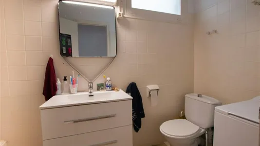 Rooms in Badalona - photo 1