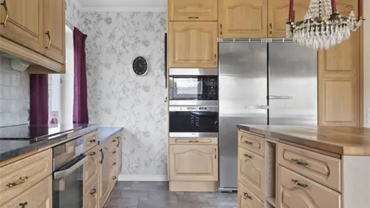 Houses in Botkyrka - photo 4