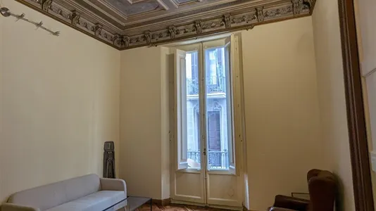 Rooms in Barcelona Ciutat Vella - photo 4