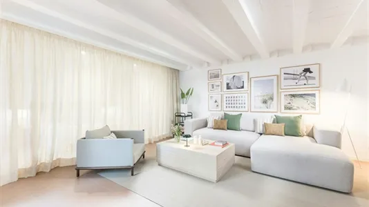 Apartments in Barcelona Ciutat Vella - photo 4