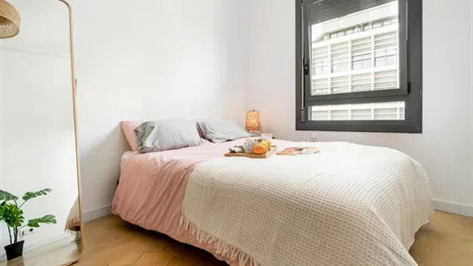 Rooms in Barcelona Eixample - photo 2