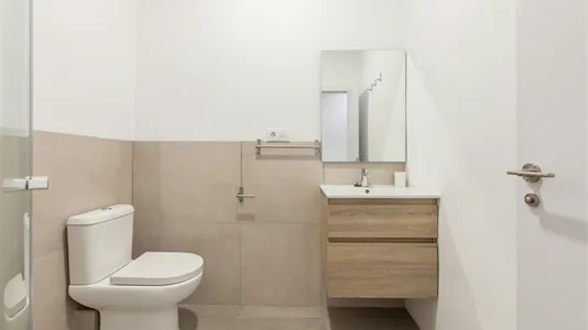 Rooms in Valencia Extramurs - photo 5