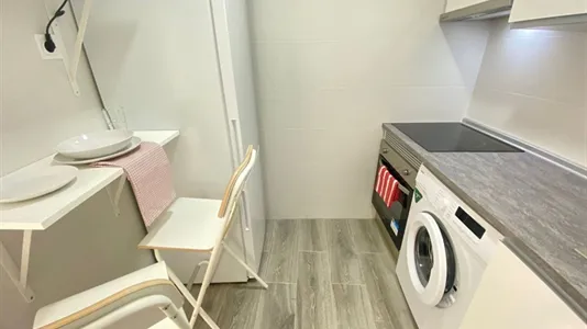 Rooms in Adaro - photo 9