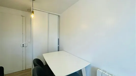 Apartments in Nanterre - photo 4