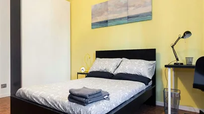 Room for rent in Buccinasco, Lombardia