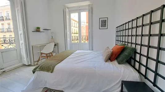 Rooms in Madrid Centro - photo 10
