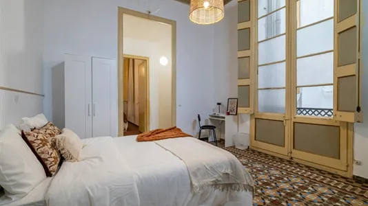 Rooms in Barcelona Ciutat Vella - photo 3