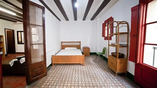 Rooms in Barcelona Ciutat Vella - photo 1