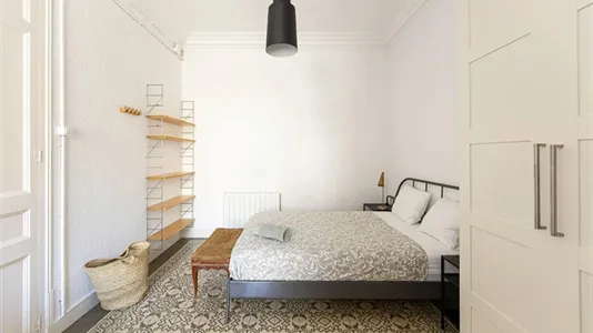 Rooms in Barcelona Eixample - photo 2