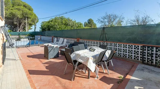 Houses in Montserrat - photo 6