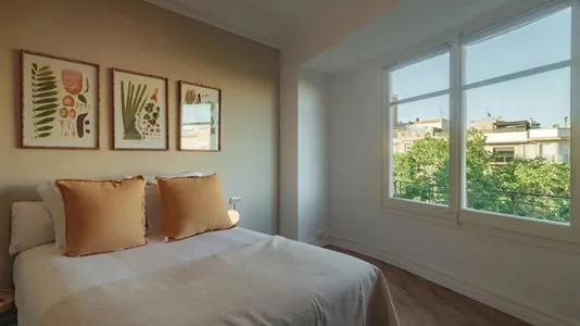 Rooms in Barcelona Eixample - photo 2