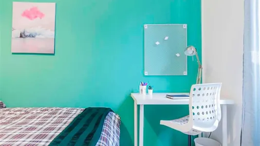Rooms in Milano Zona 8 - Fiera, Gallaratese, Quarto Oggiaro - photo 2