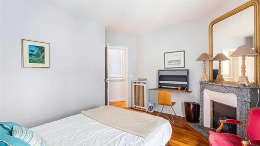 Apartments in Paris 16éme arrondissement (North) - photo 8