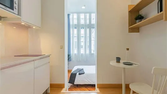 Rooms in Madrid Centro - photo 9