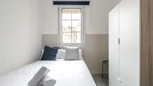 Rooms in Barcelona Eixample - photo 4