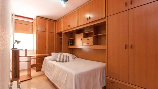 Rooms in Cornellà de Llobregat - photo 1