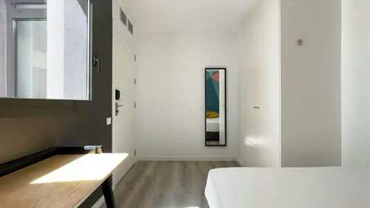 Rooms in Barcelona Ciutat Vella - photo 4
