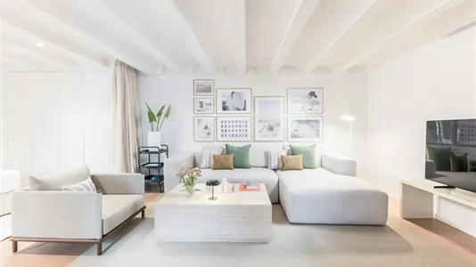 Apartments in Barcelona Ciutat Vella - photo 4
