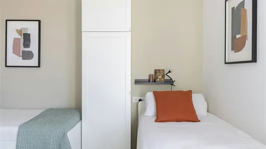 Rooms in Barcelona Eixample - photo 3