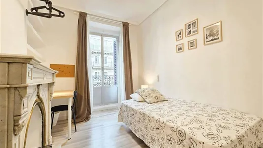 Rooms in Madrid Centro - photo 2