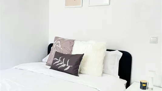 Rooms in Madrid Chamberí - photo 1