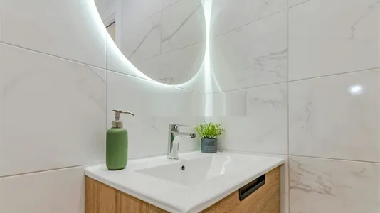 Rooms in Barcelona Eixample - photo 10