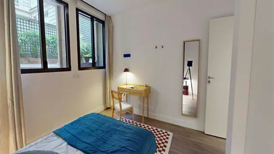 Rooms in Paris 8ème arrondissement - photo 2