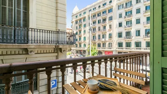 Rooms in Barcelona Ciutat Vella - photo 8