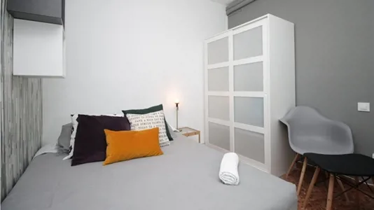 Rooms in Barcelona Eixample - photo 2